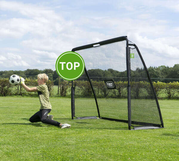 kind steht im tor ball 600x540